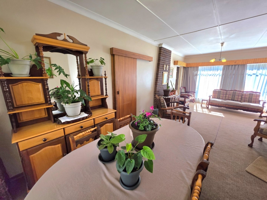 5 Bedroom Property for Sale in Panorama Free State